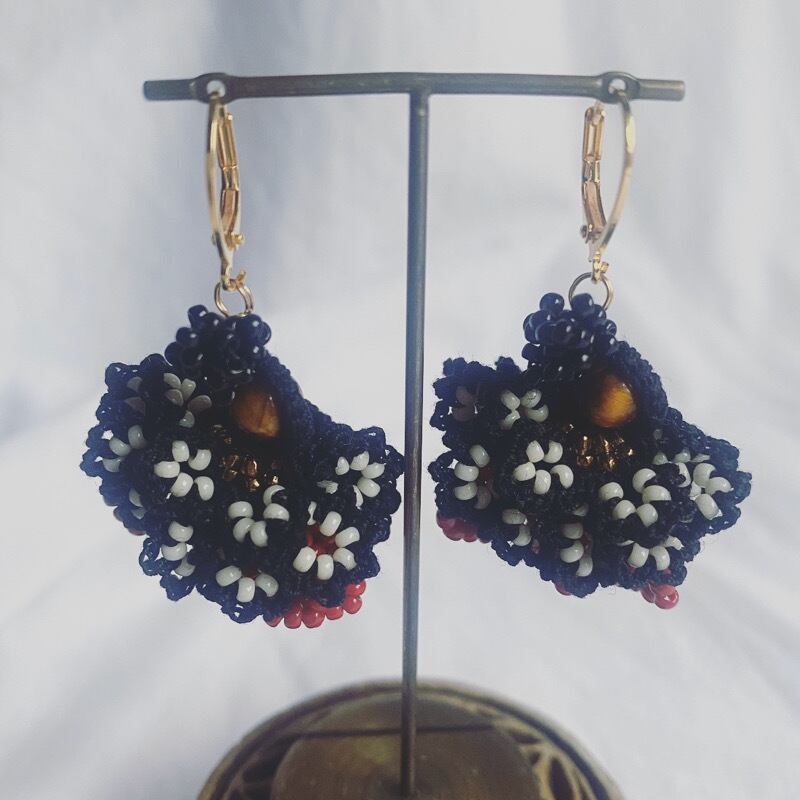 FOLKLOR "POMPON" -Ant-