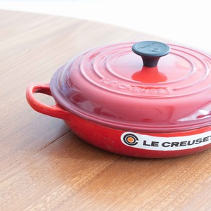 ビンテージ　ル・クルーゼ　LE CREUSET 　シグネチャービュッフェ・キャセロール　サイズ２２　　 ＊　新品・未使用品です　＊