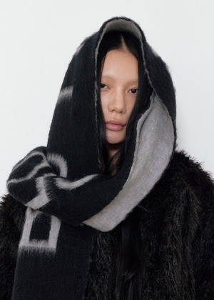 [BOHEMIAN SEOUL] FRINGED LOGO KNIT MUFFLER, BLACK&GRAY 正規品 韓国ブランド 韓国通販 韓国代行 韓国ファッション bohemseo ボヘミアンソウル