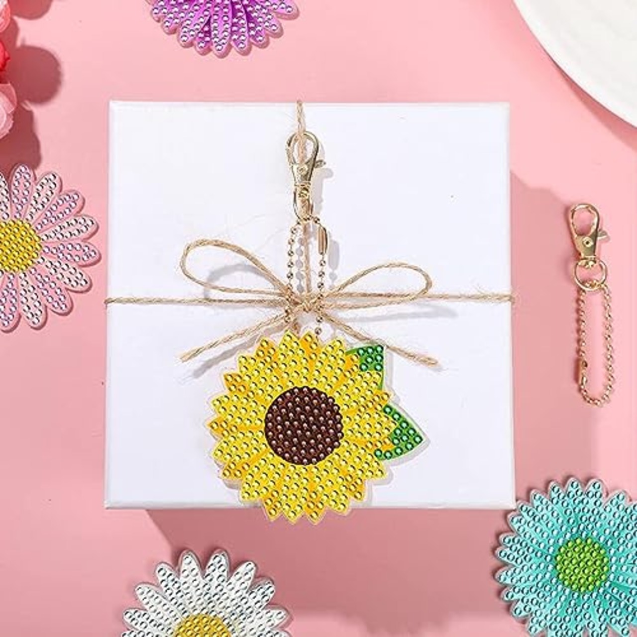 GOODCHI 雛菊 ダイヤモンドアート キーホルダー 両面全貼り付け ビーズアート 12点セット 塗装キット 可愛い キラキラ 人気 手作りDIY クラフト用品