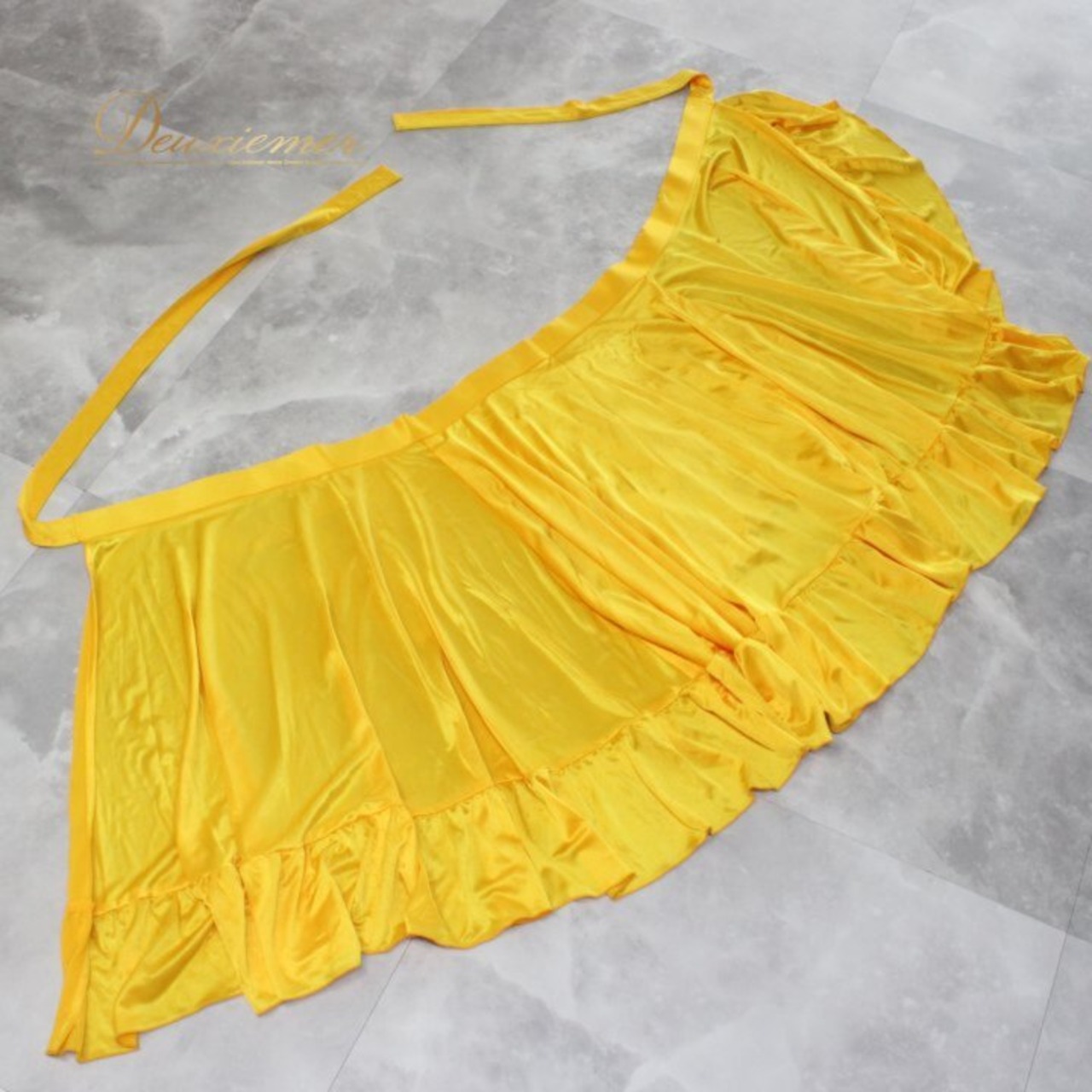 ダンス衣装 社交ダンス レディース レッスンウェア イエロー系 スカート 練習着 Fashionα ファッション アルファ 黄色 無地 山吹色 フリル フリルスカート 巻きスカート 巻き風 パーティー衣装 ラテンダンス フラメンコ 競技 ダンスレッスン 発表会 目立つ ブライトカラー カラースカート ボリューム ウエストひも レディース用 コーデ ステージ衣装 衣装 ステージ映え 黄色系 スカート単品 LL サイズ感 大人可愛い 動きやすい系 イエロー系ワンピース風 フレア フレアスカート スカート丈短め