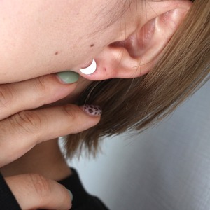 ホワイトムーンシルバーピアス