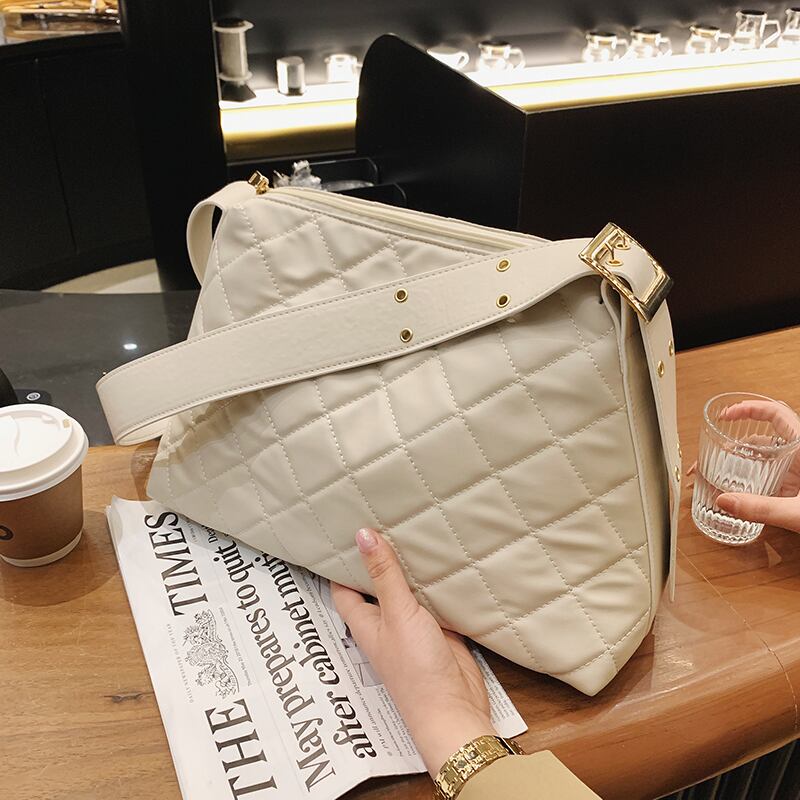 オータムウィンターレッドショルダーバッグ 秋物 冬物 手作りハンドバック70404084410