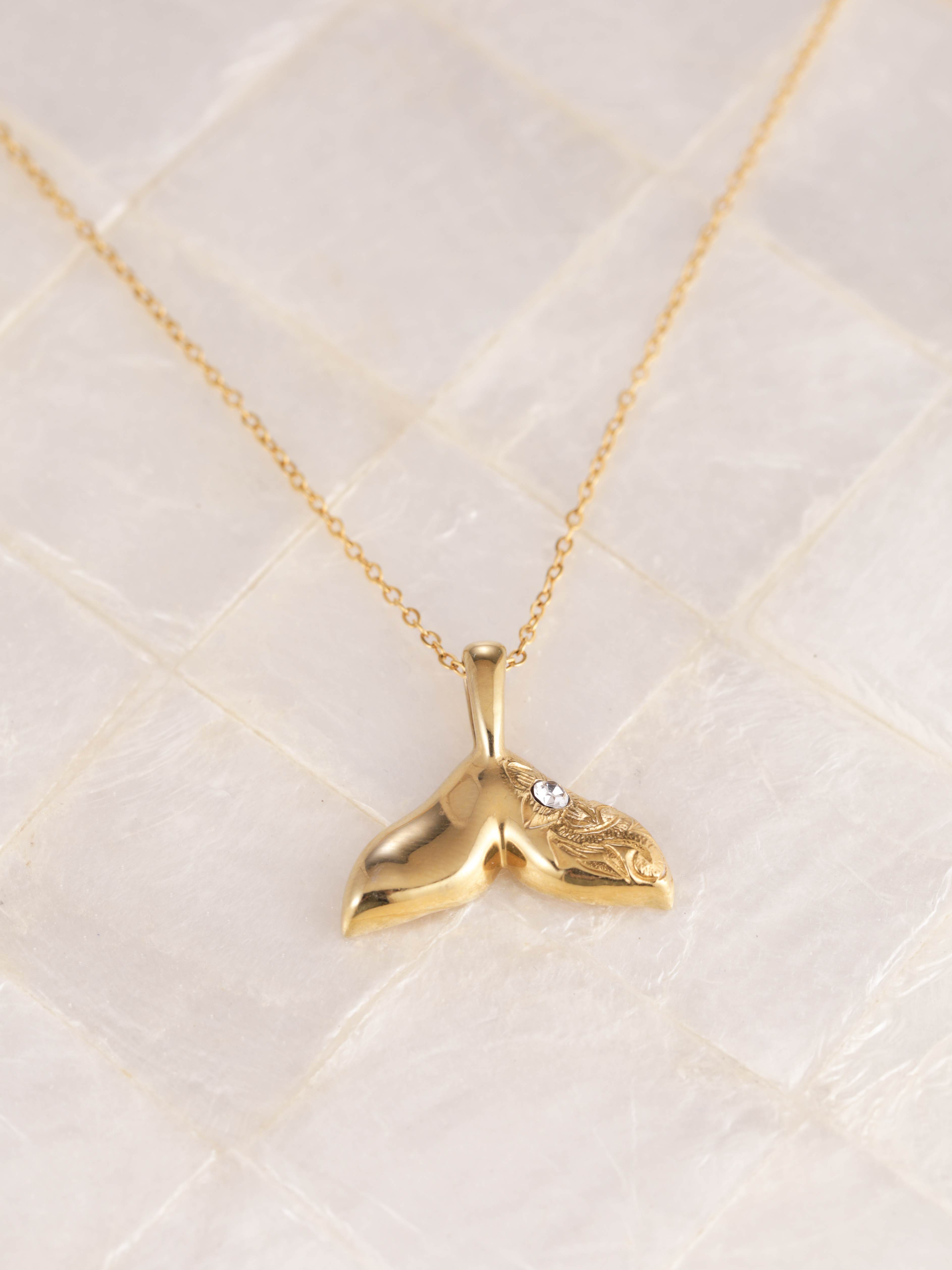 316L hawaiian zirconia whaletail necklace #n59 | rani