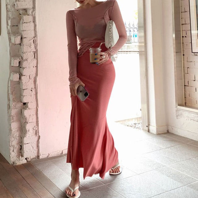 タイトスカート ロングスカート スカート  ボトムス ロング  ロング丈 スリム  タイト  細身 ウエストゴム  伸縮性 お得 かわいい  大人可愛い  大人  上品  おしゃれ  お洒落  大人女子  ラブリー  キュート  エレガント  存在感 無地 春  夏  秋  ロングシーズン 10代  20代  30代  40代  レディース  女性用 デート  お出かけ  女子会  休日  レストラン  ランチ お呼ばれ ショッピング 着回し 普段使い モテ 美脚 フリーサイズ ブラック  グレー ピンク