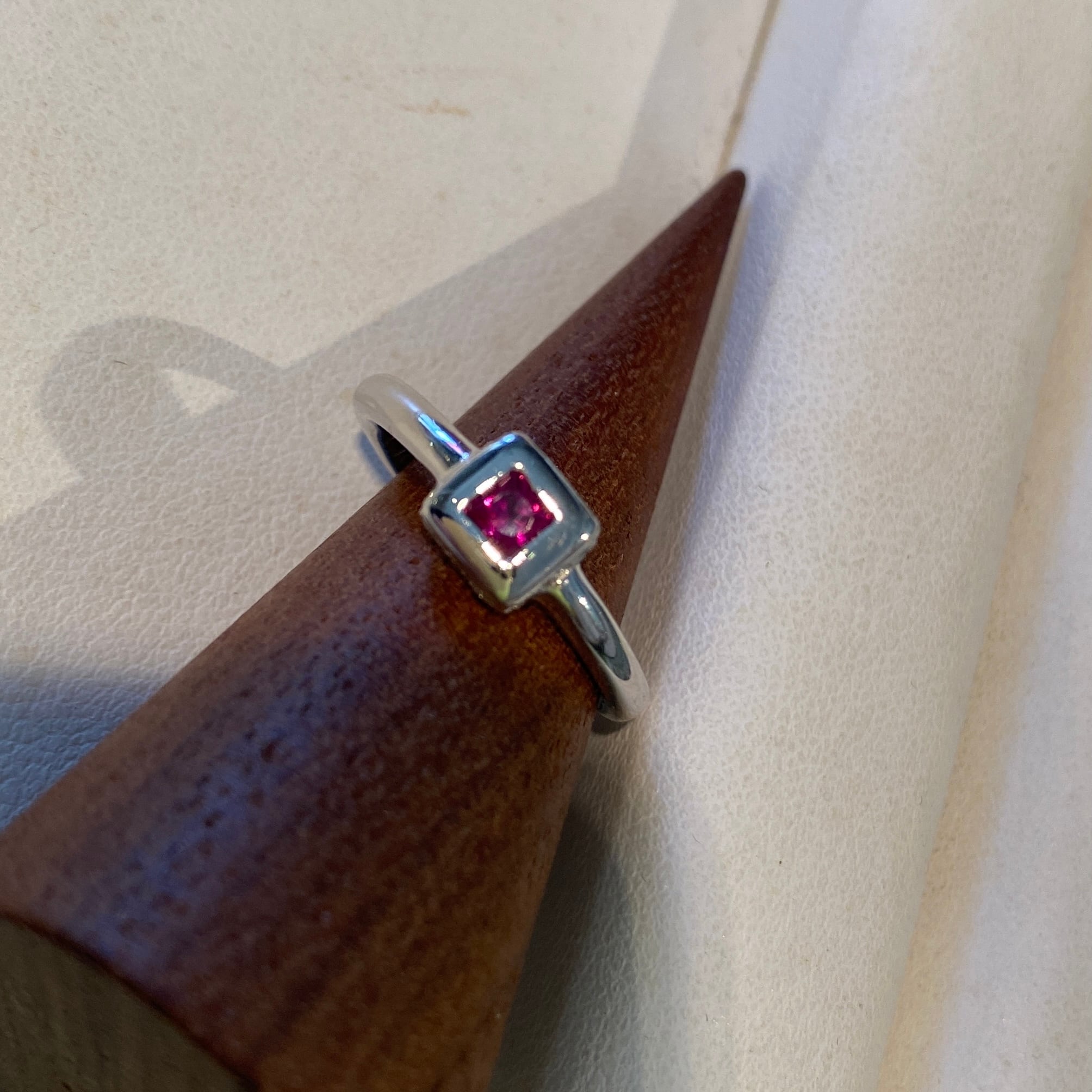 スクエアルビーリング プラチナ900 | Jewelry SIMON ジュエリーシモン