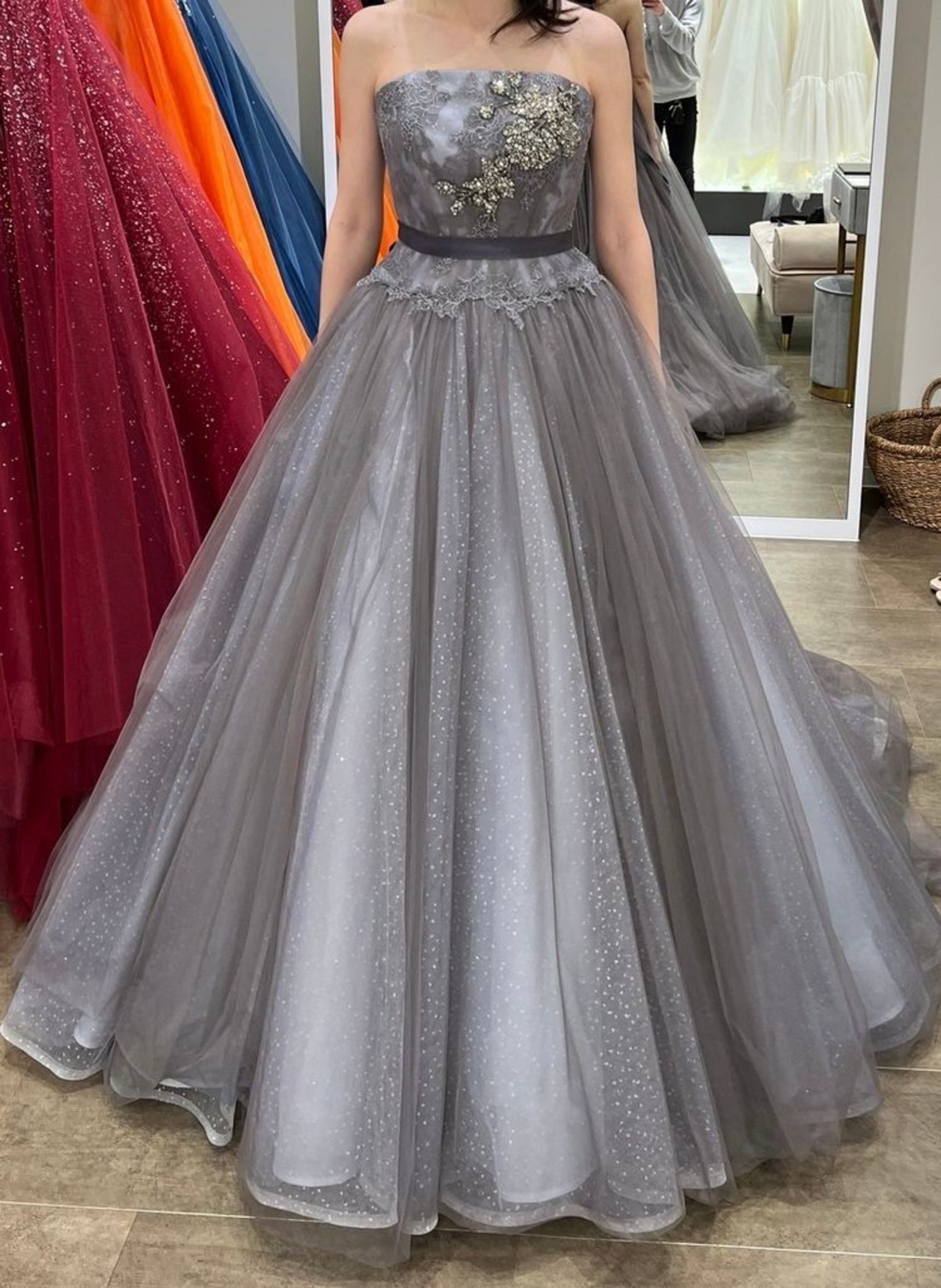 カラードレス シルバーグレー サッシュベルト 3D立体レース刺繍  