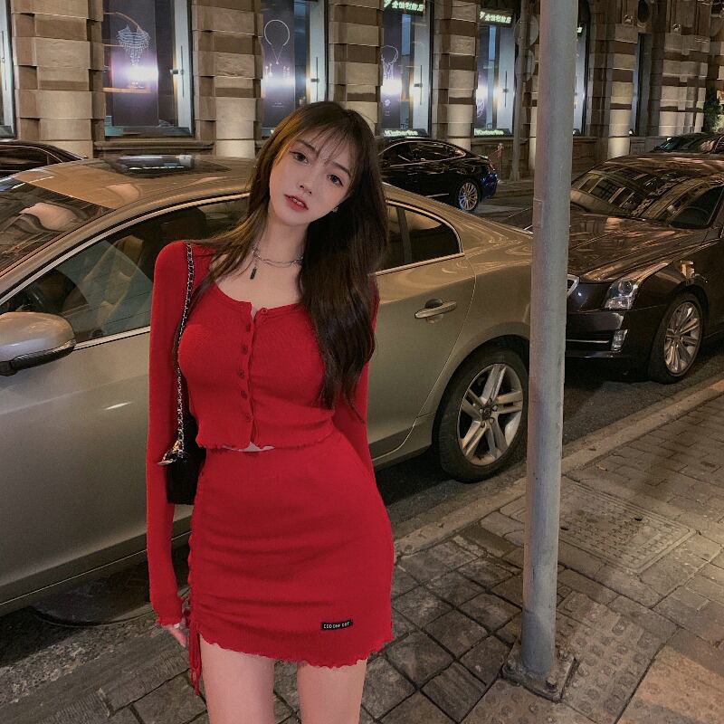 ボタンレッドニットスモールカーディガンレディース秋スリムスリミング長袖セータージャケット2020新作クロップトップ ブラックストロベリース74974051513