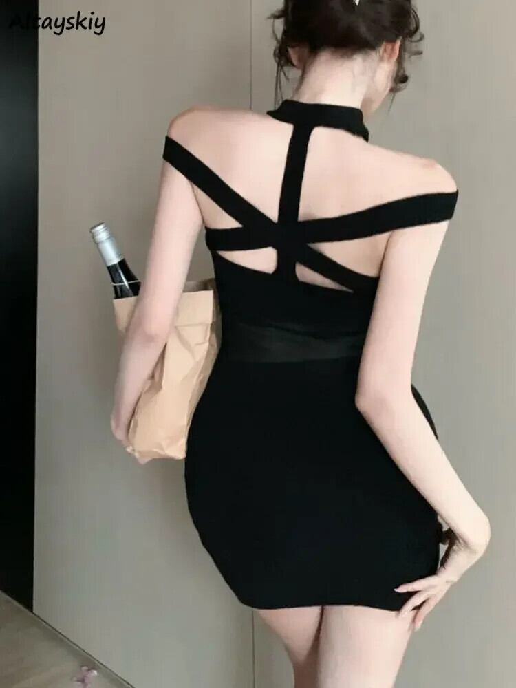 【新作】【送料無料】 黒スラッシュネックドレス女性ホットスウィートセクシーな背中の開いた人格美的十字ミニストリートオルチャンオフショルダーイン 0324272463685