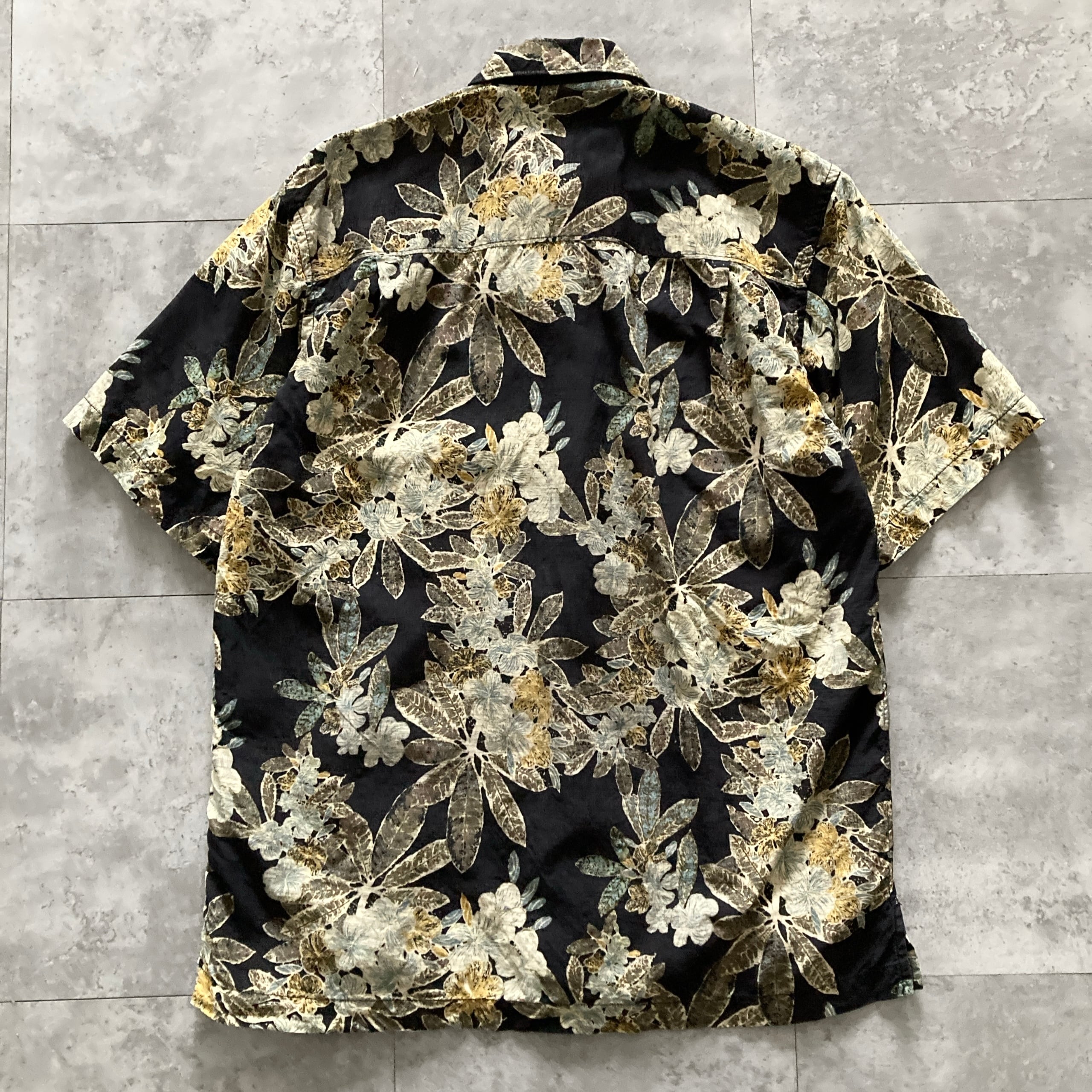 Tommy Bahama トミーバハマ 表記S 着用感M シルク100% 総柄 半袖シャツ