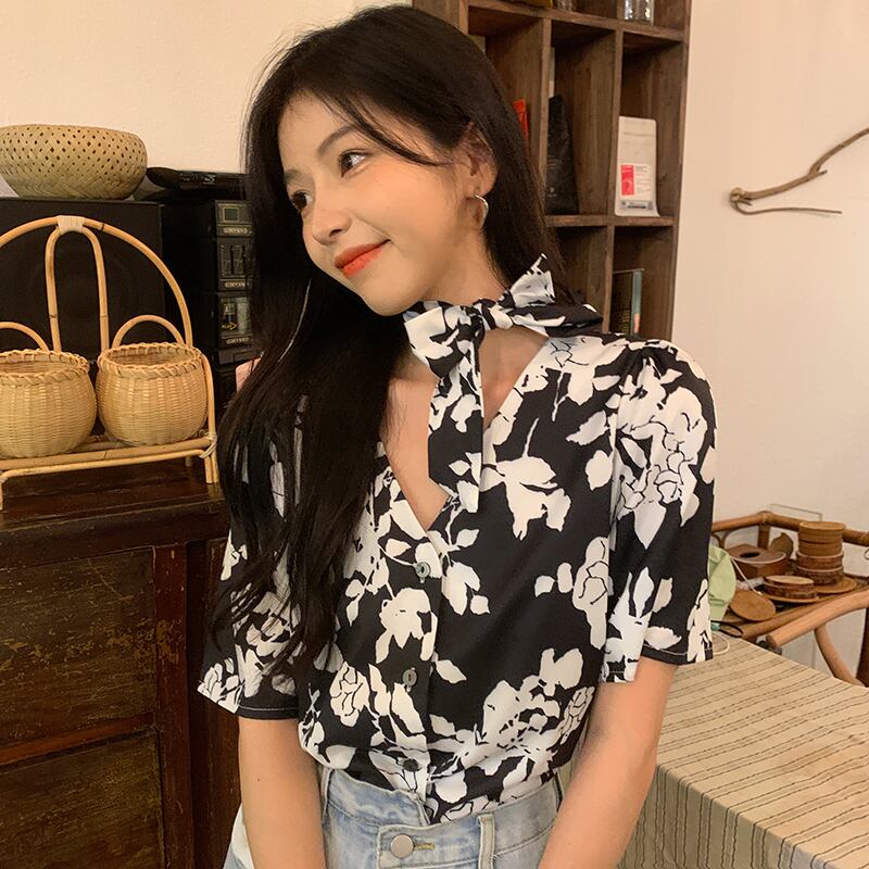 Vネックフローラルシャツ サマールーズ薄手 夏物 花柄 クレセントシティ71288810006