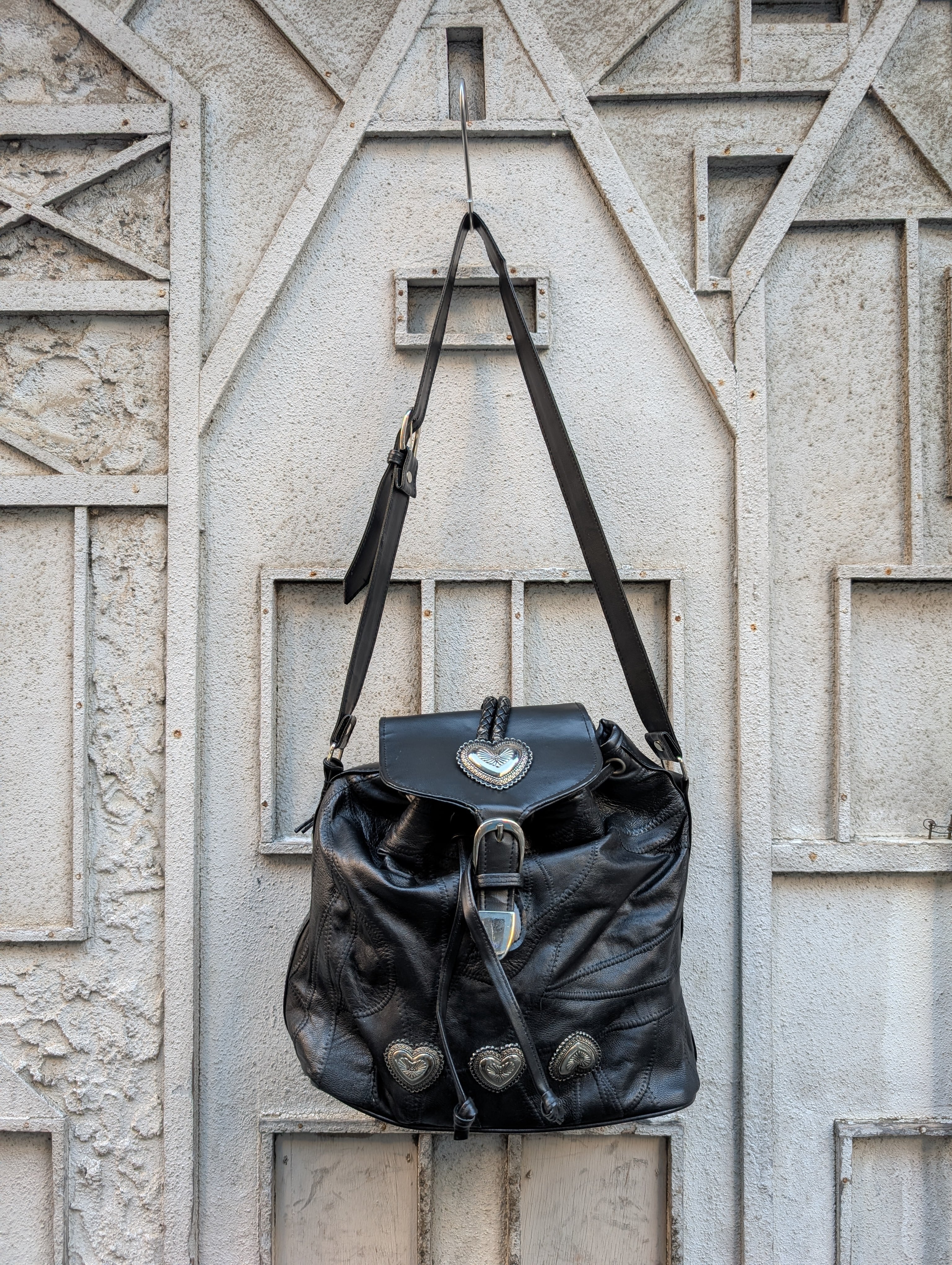 "UNKNOWN" heart design leather shoulder bag