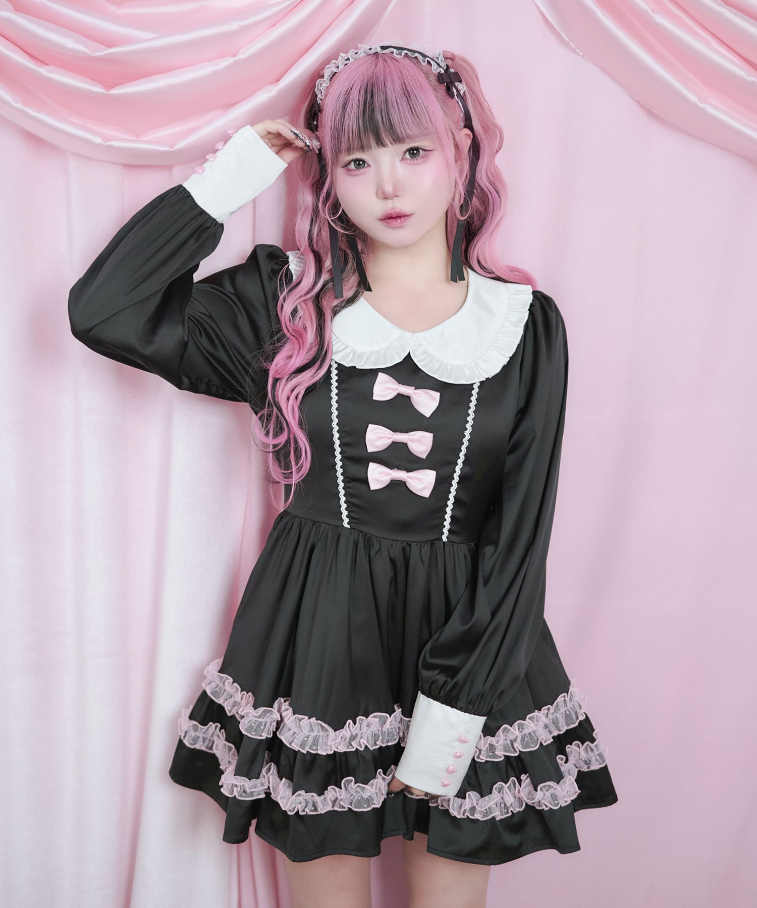 【美品】ピンクハウス★段々フリル♪ジップアップフーディパーカ サイズM  黒系 サテンリボンも♪無地 薄手 z18248 MA*RS】【2点SET】クロス刺繍3段フリルセットアップ - WHT/ブラック