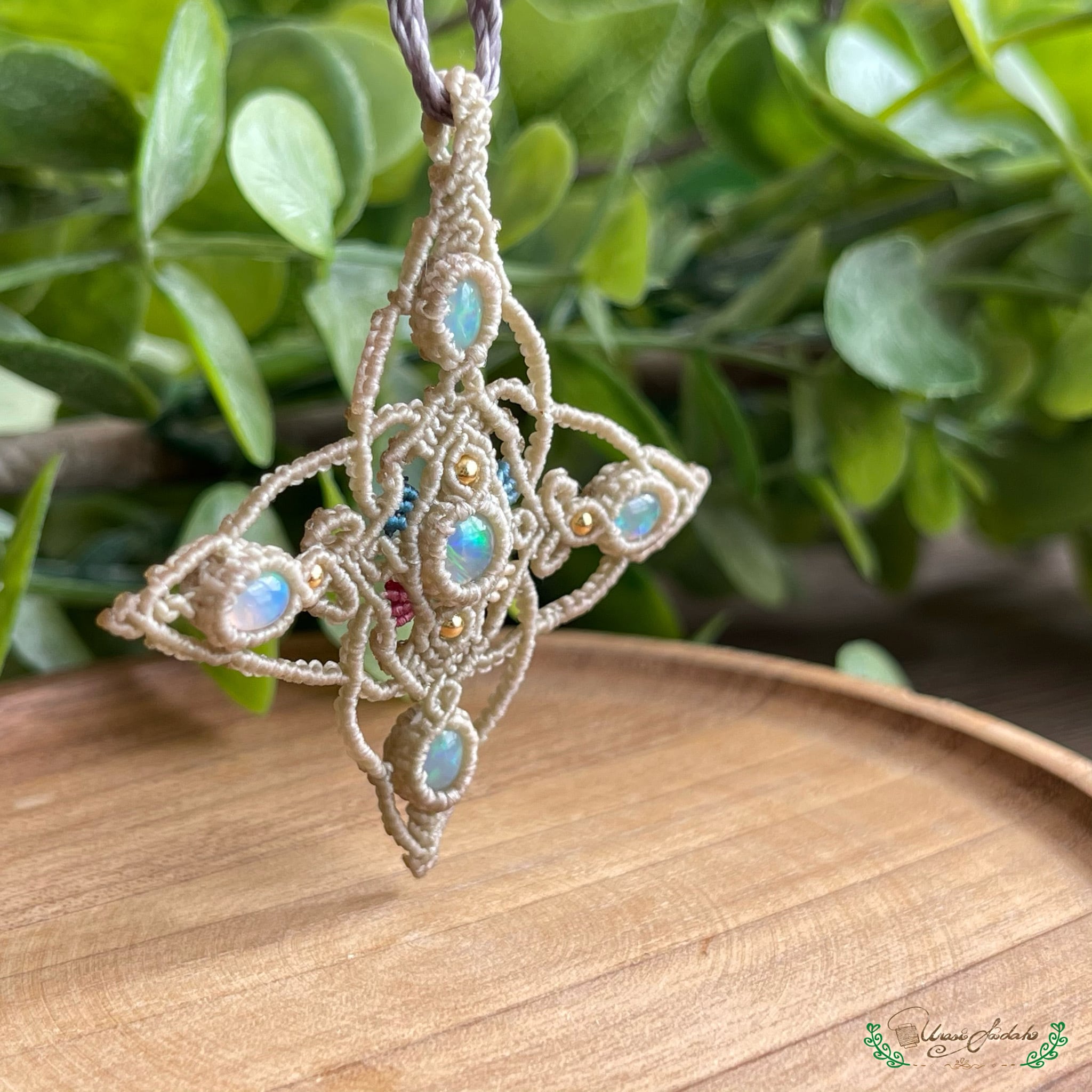 宝石質オパールのマクラメネックレス 6〉オパール マクラメネックレス | UrasiSa'dah /天然石マクラメ