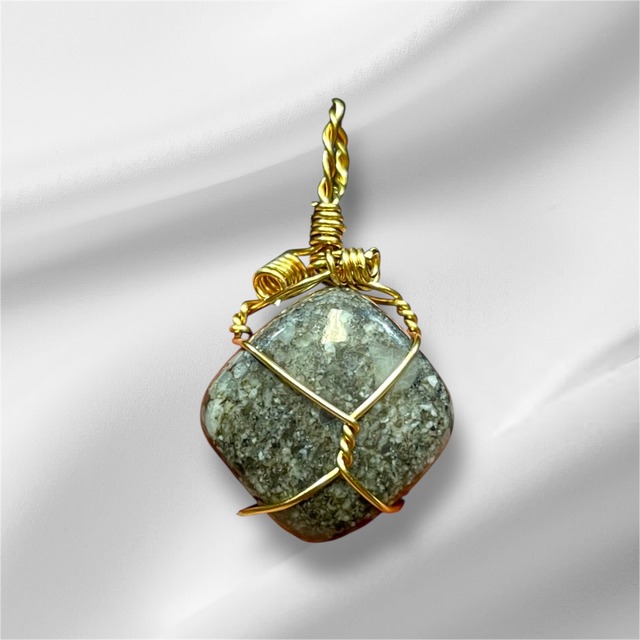 4) 日本人の「心」に寄り添う御守り！願い「天照石」研磨PT