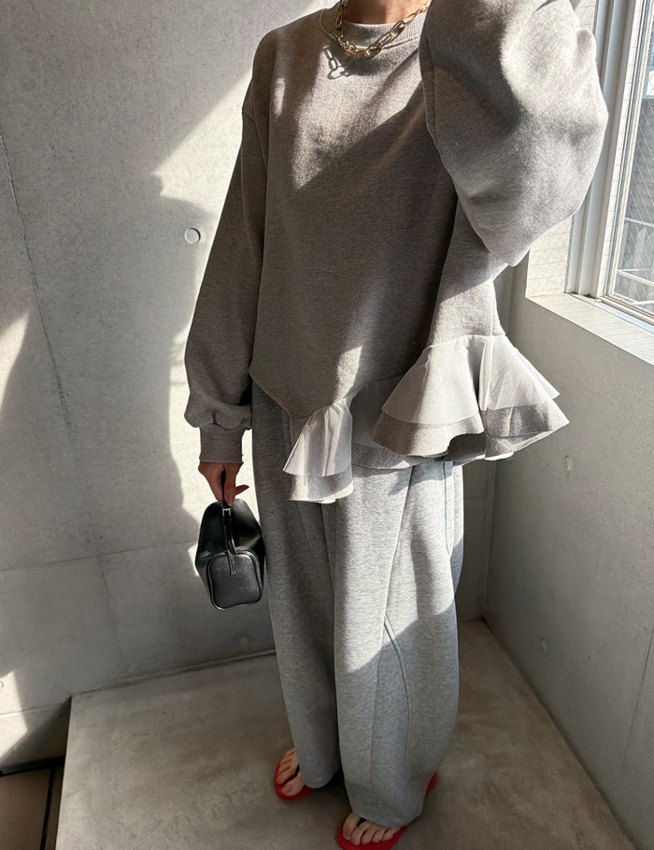 【新作5％OFF・3日間】Unbalance-Frill Sweat Tops_3colors