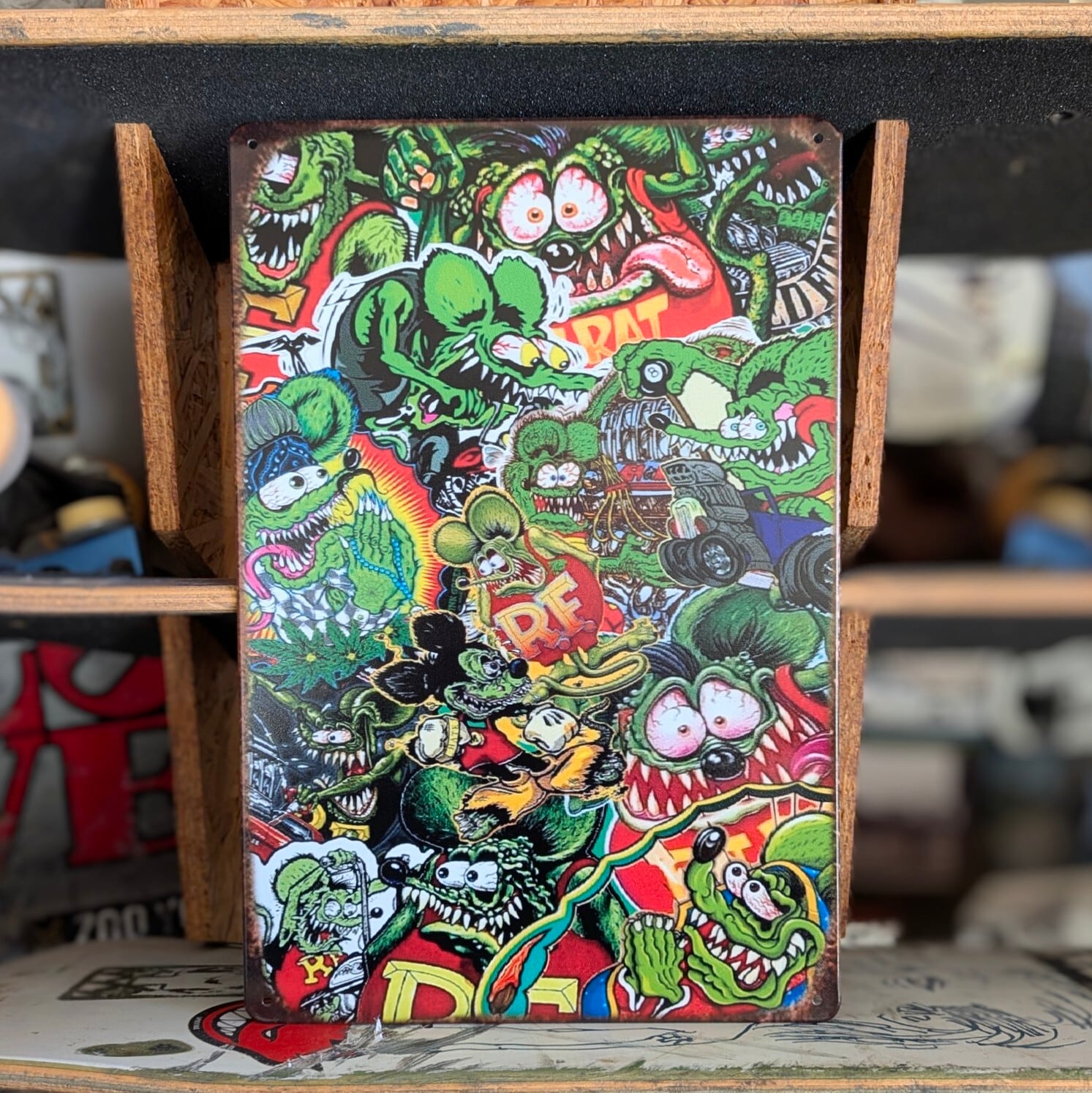 送料無料！ちょうどいいブリキ看板 【 RAT FINK ( ラットフィンク ) 】 METAL SIGN / メタルサイン / ブリキ看板 / サインボード / ビンテージ加工〚アメリカン雑貨 アメトイ〛