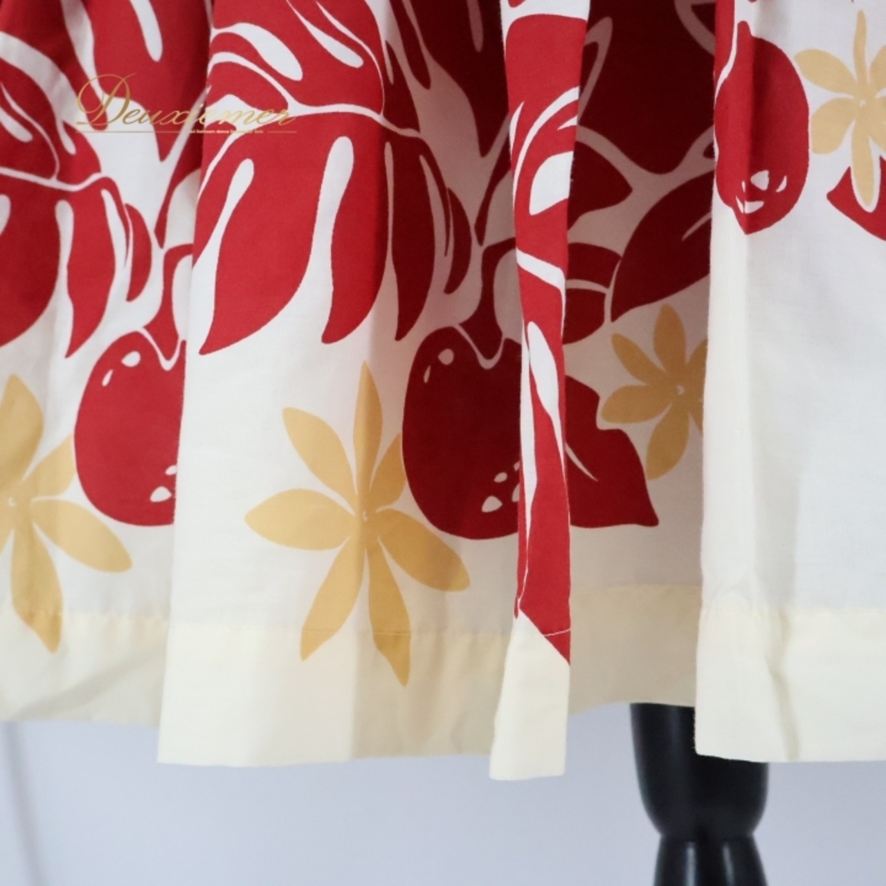 フラダンス 衣装 パウスカート レッド系 プアラニ 日本製 シングル ティアレ柄 ラウアエ柄 PUALANI ハワイアン アロハ 赤 かわいい 華やか 鮮やか レッスン 練習 ハワイアンプリント 白 ホワイト系 フラダンス 衣装 パウスカート 日本製 かわいい レッド ウエストゴム アロハ柄 ハワイアンプリント ティアレ ラウアエ おしゃれ カジュアル 楽しい スカート