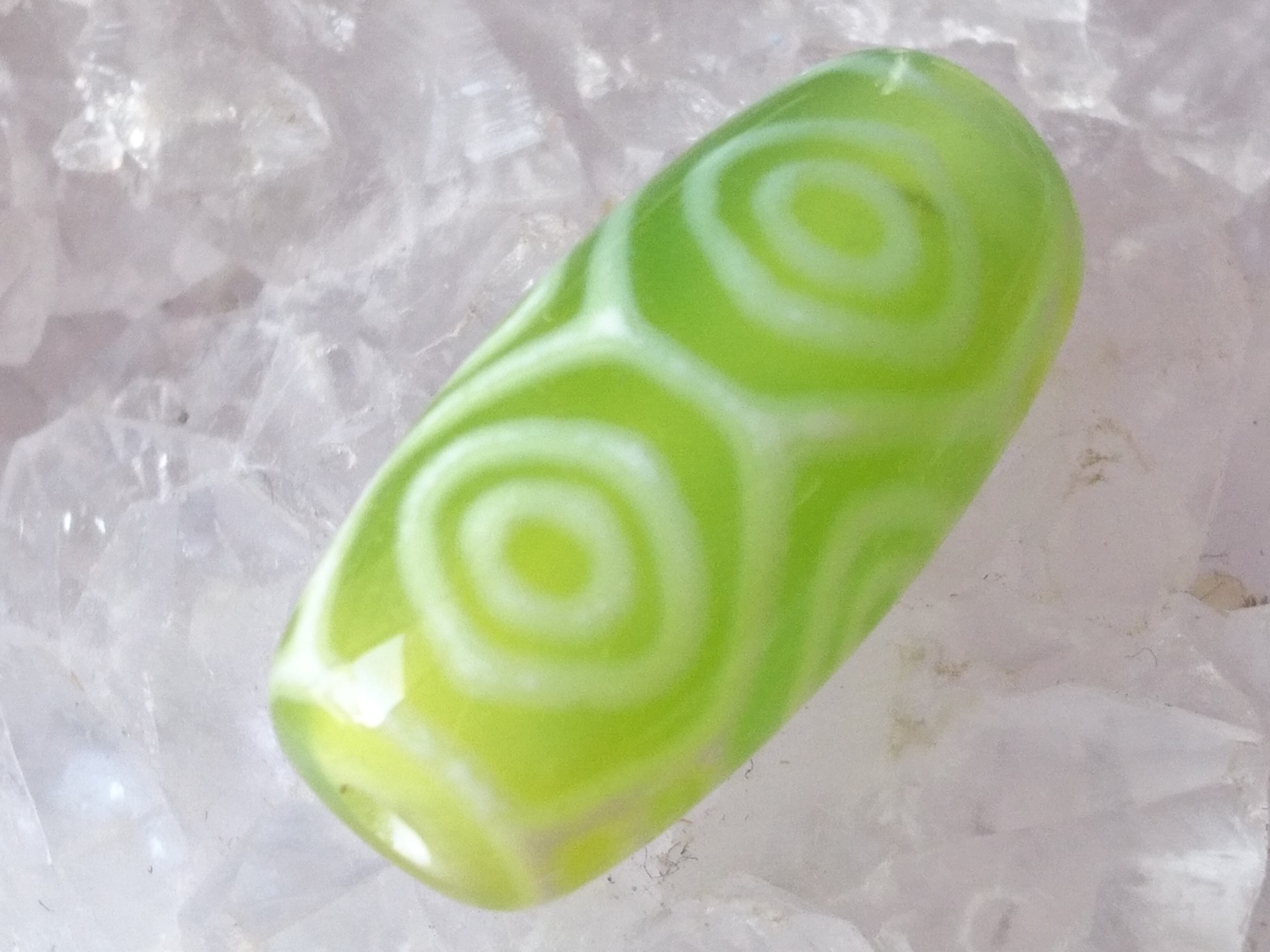 黄緑天珠 龍眼天珠 老玉髄天珠 透明感ある綺麗高