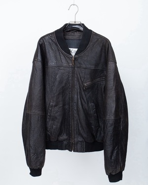 wide silhouette heavy leather zip blouson