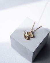 寄り添い -銀杏-　necklace