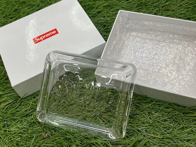 Supreme DEBOSSED GLASS ASHTRAY CLEAR 82575