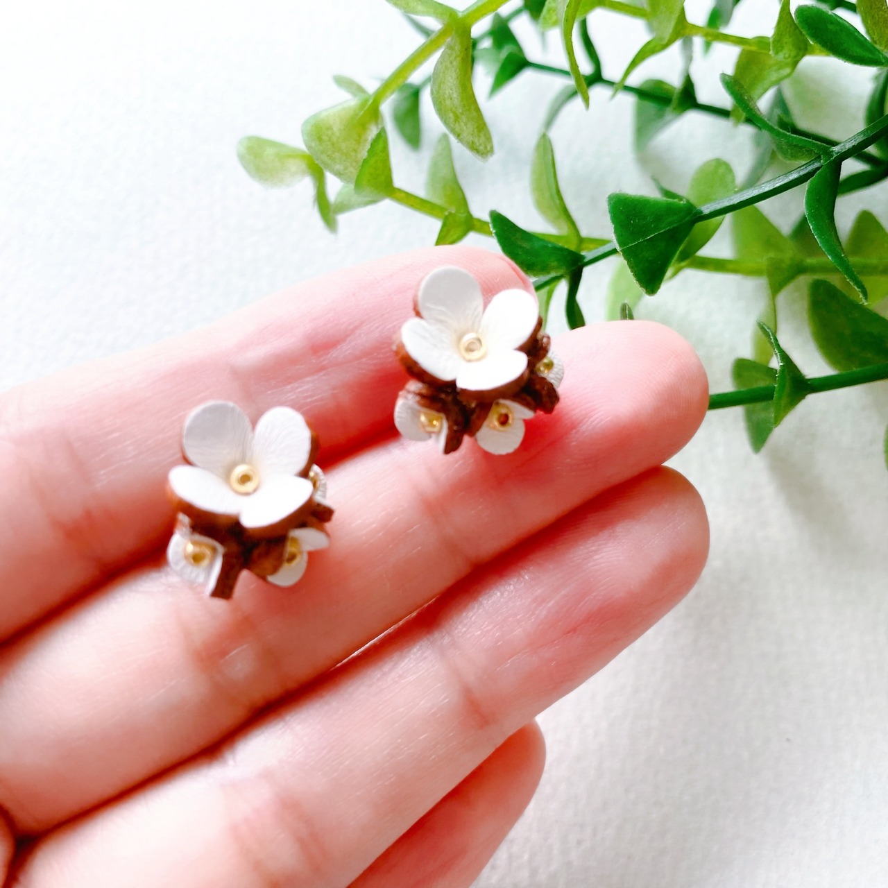 【完成品】アナベル花のブーケピアス•イヤリング（花色ナチュラル&ホワイト） - 4