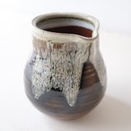 コーヒーにミルクをたらしたようなジャグ
