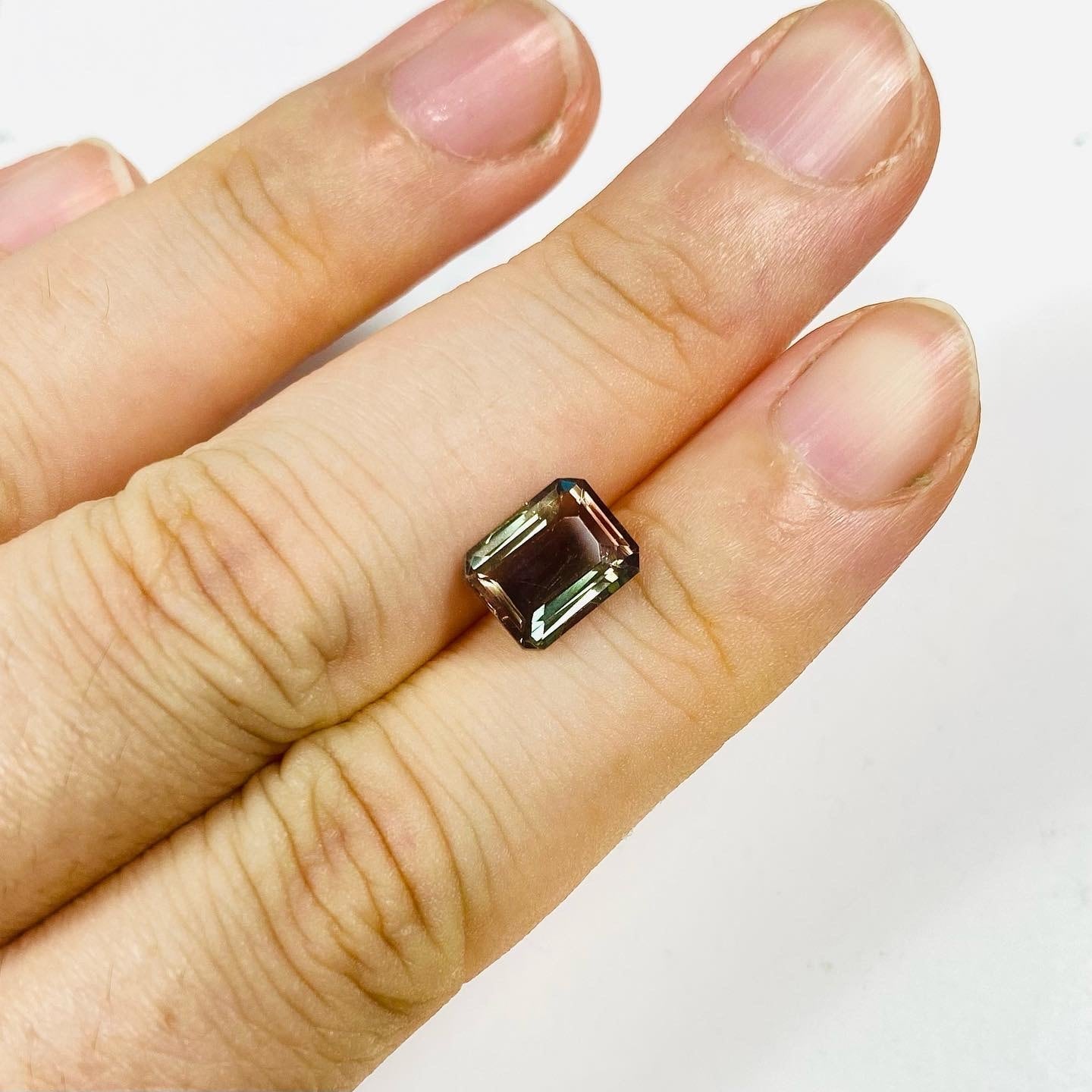 アースカラーなグリーン オレゴンサンストーン