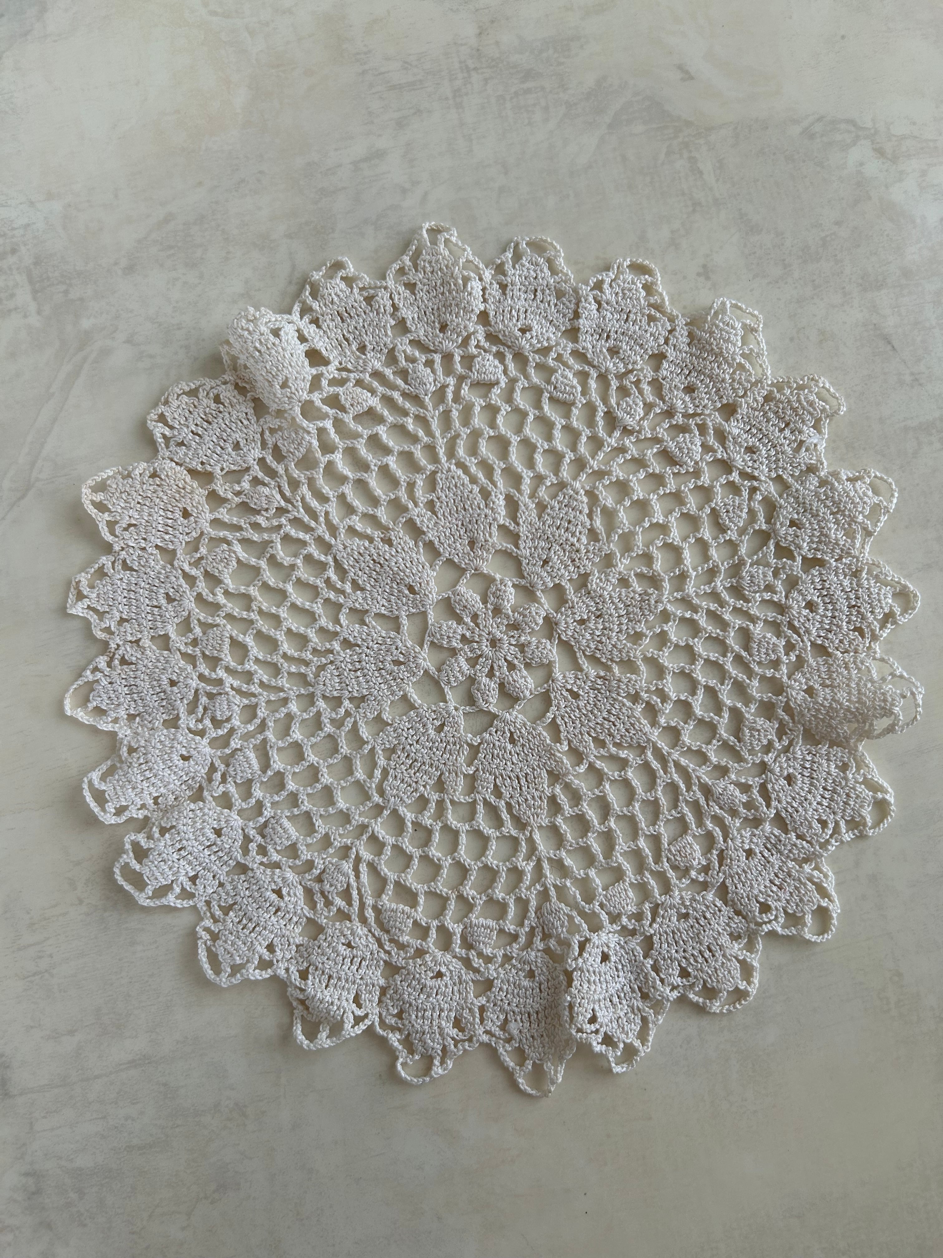 フランスVintage クロッシェレースドイリー 敷物 インテリア ハンドメイド素材 レースモチーフ BE