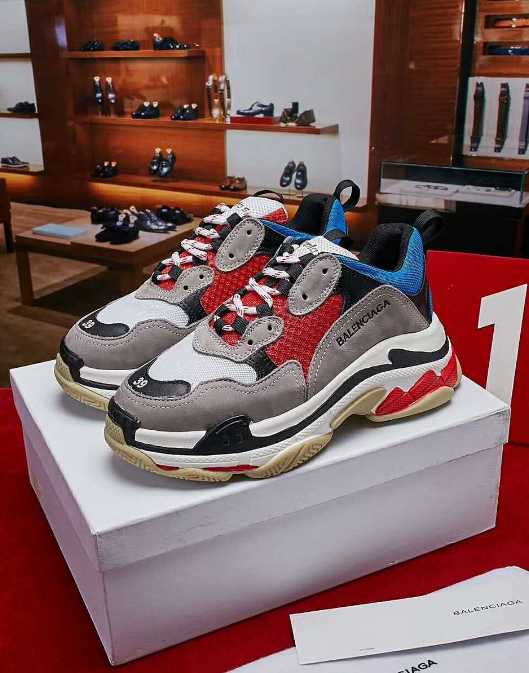 極美品 サイズ 35-44 BALENCIAGA TRIPLE-S Sneakerバレンシアガ