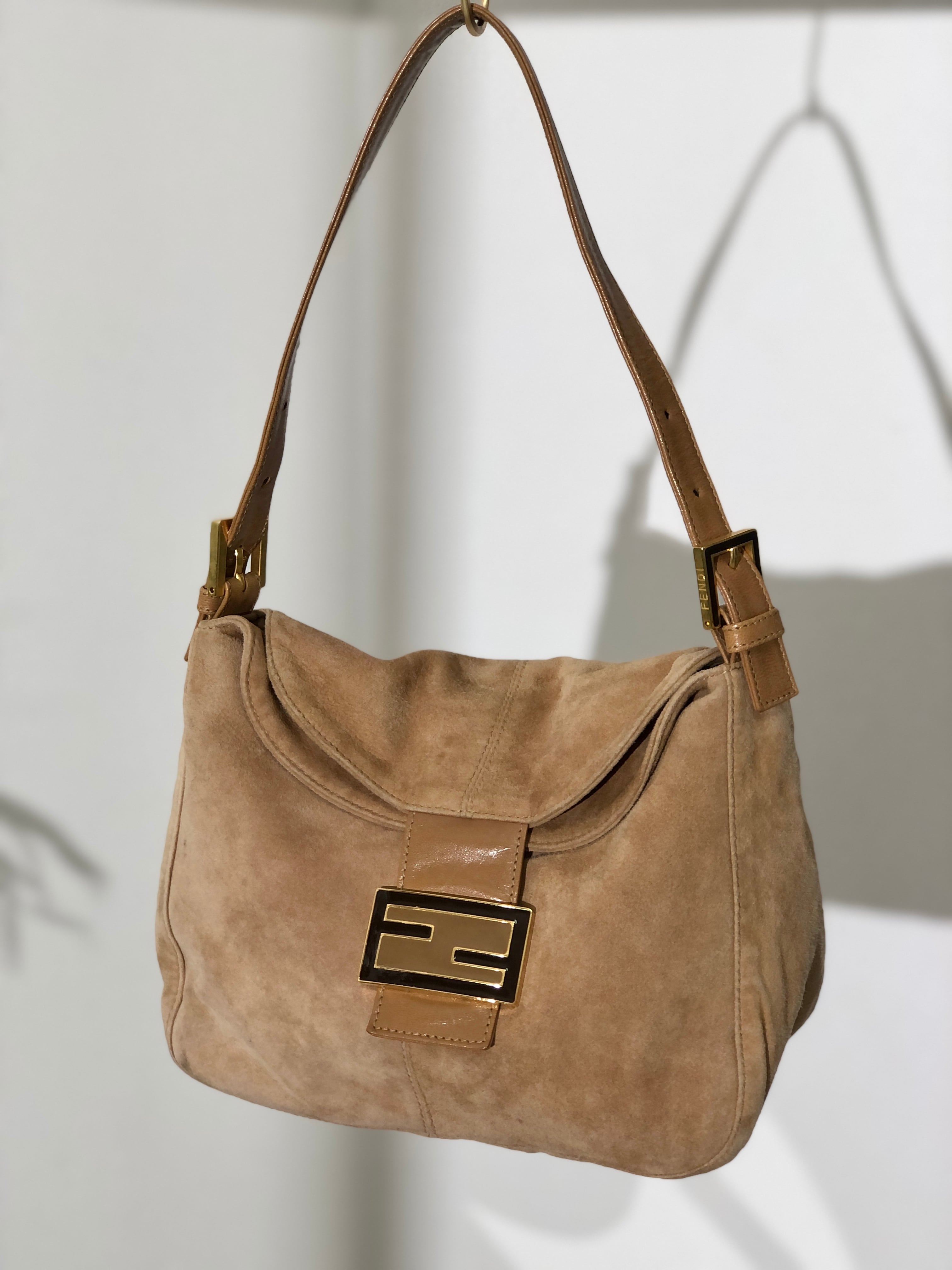 FENDI スエードショルダーバッグ