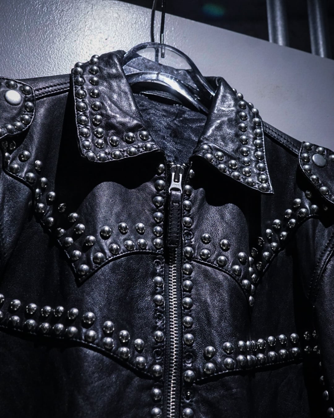 add (C) vintage】Studs Decoration Vintage Zip Up Leather Jacket