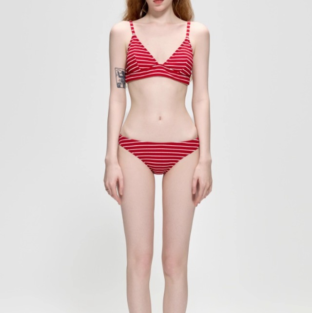 水着 ビキニ スイムウェア レディース セパレート 伸縮性 セット ツーピース 上下セット かわいい シンプル ナチュラル 華やか おしゃれ お洒落 レトロ 主役級 存在感 ラブリー キュート ガーリー 個性的 トレンド ベーシック フェミニン ヘルシー ボーダー しましま リゾート 旅行 温泉 プール 夏 海 海外 マリンスポーツ マリンアクティビティ デート バカンス 美脚 韓国 高見え 格上げ プチプラ モテ インスタ映え こなれ感 定番 小さい 大きい S M L XL レッド