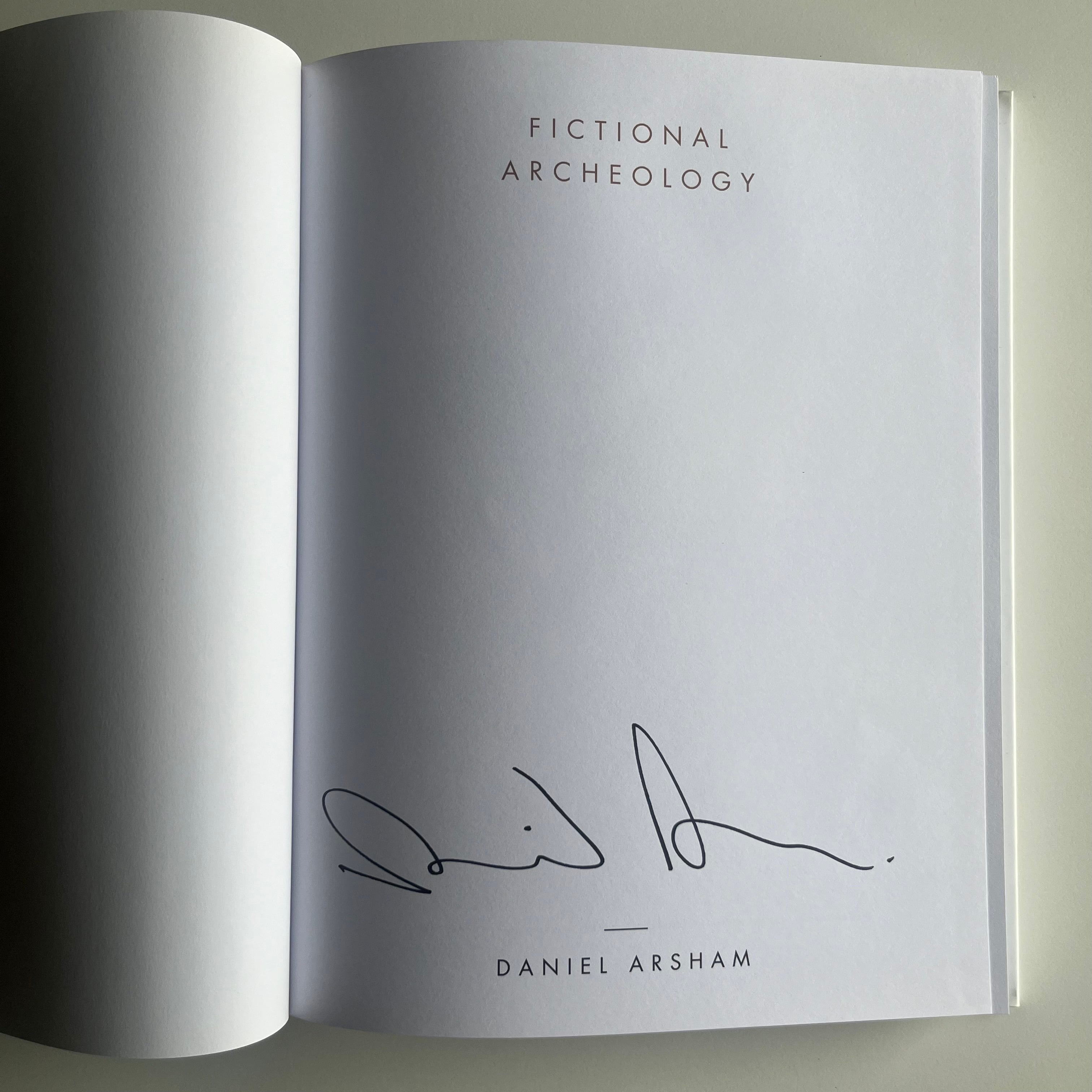 土日限定価格【サイン本】★新品 未読★Daniel Arsham★アーシャム DANIEL ARSHAM 作品集 FICTIONAL ARCHEOLOGY サイン入り | Pay ID