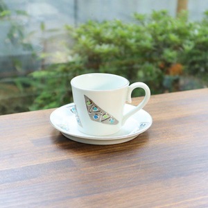 有田焼　コーヒー碗皿デミタス　錦プラチナ三角白 3-035