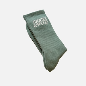 BRICKS & WOOD | LOGO SOCKS - Olive (One Size)