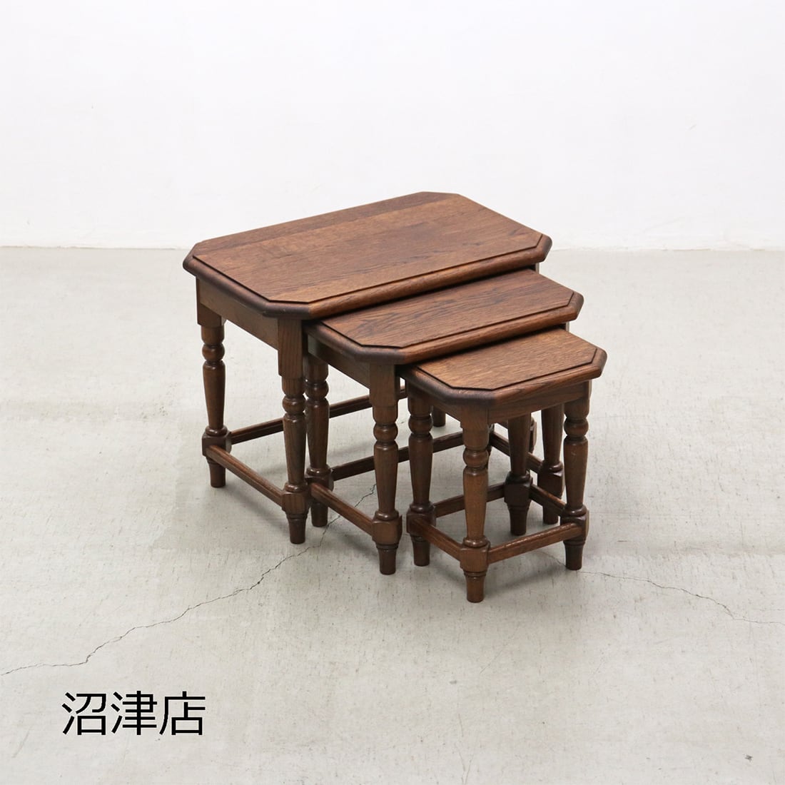 ✦オランダ家具✦オーク材サイドテーブル マガジンラック付　コーヒーテーブル ✦オランダ家具✦オーク材サイドテーブル マガジンラック付 コ