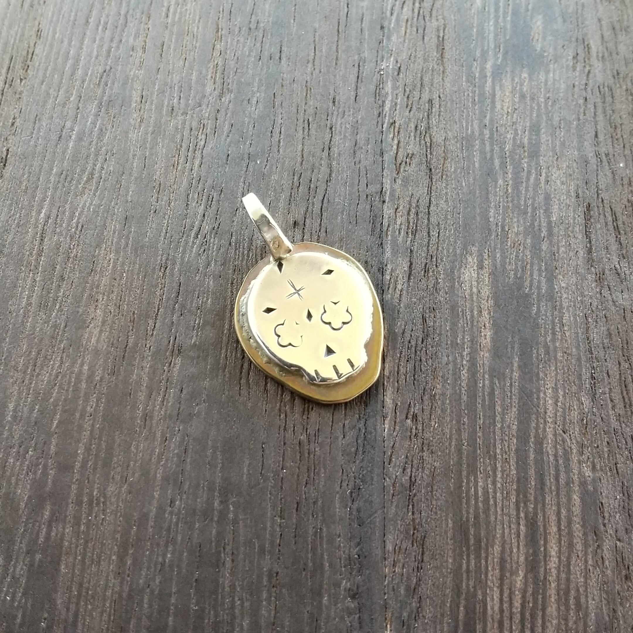 メキシカンスカルペンダント花柄モチーフ