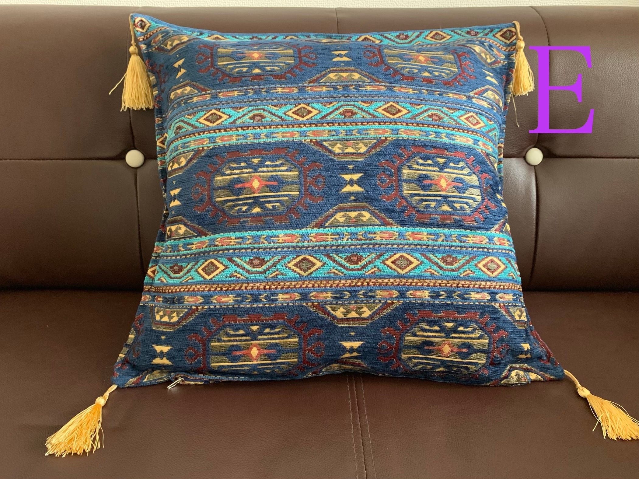 トルコタッセル付きシェニールクッションカバー