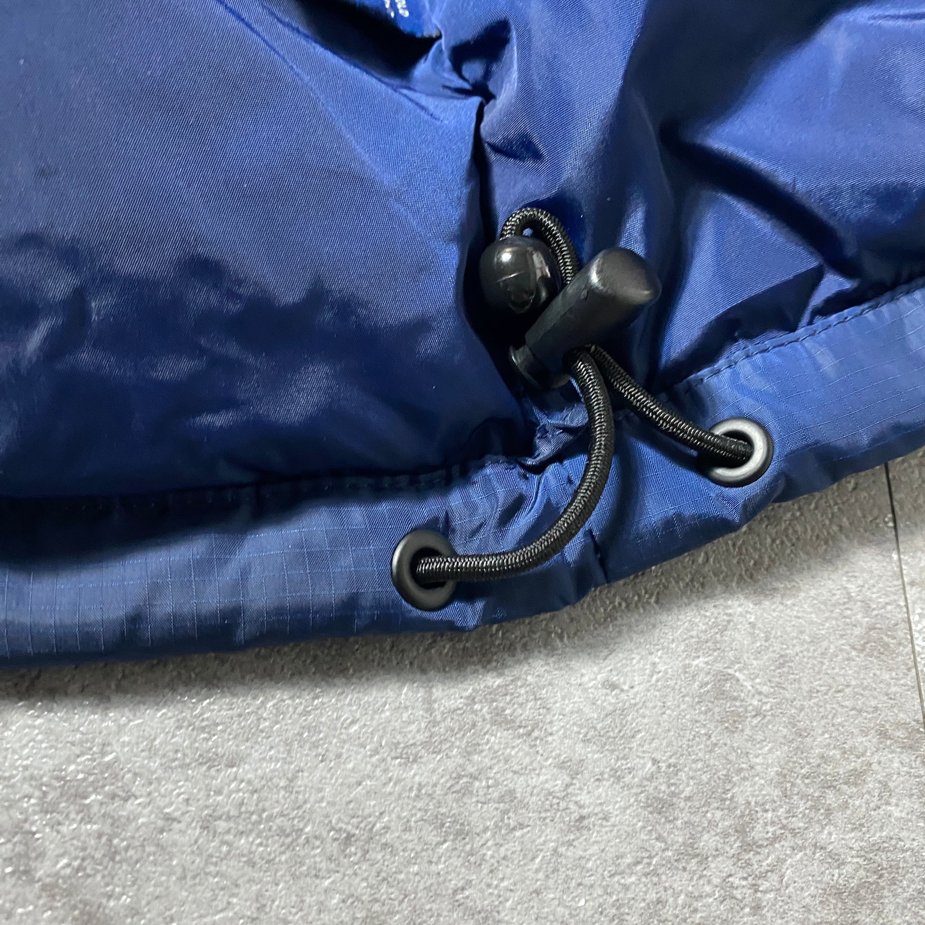 90's Tommy Hilfiger トミーヒルフィガー 刺繍ワンポイント ネイビー