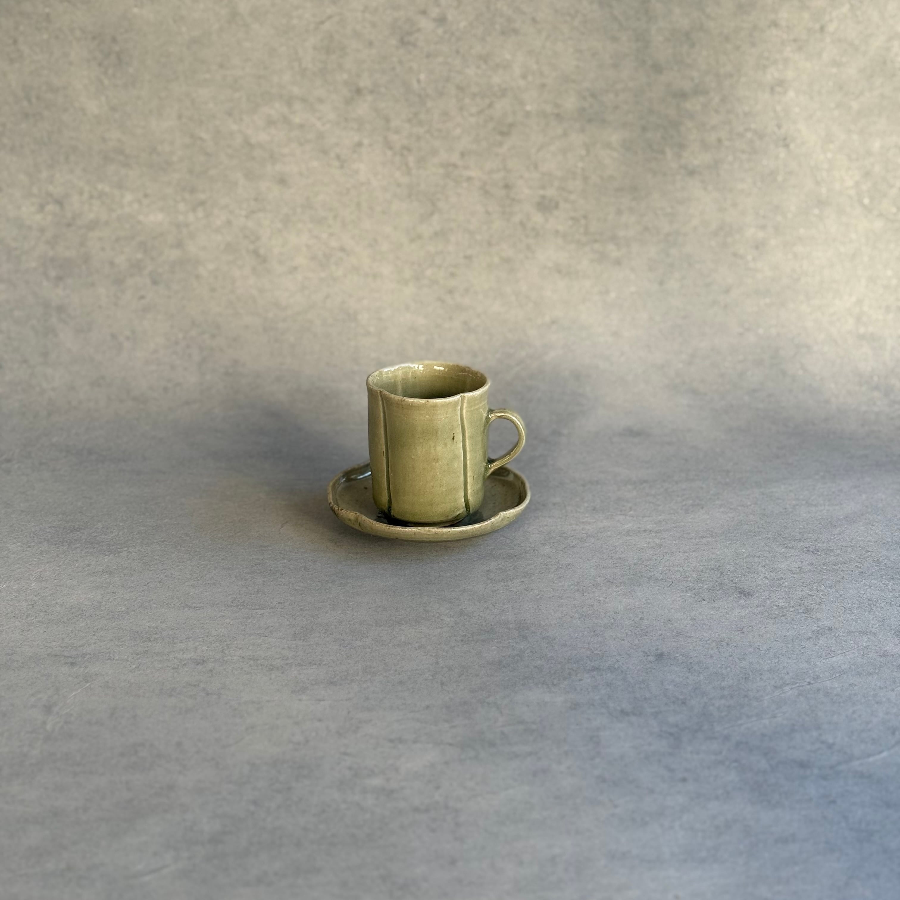 日高伸治   青磁 四葉文デミタス&ソーサー