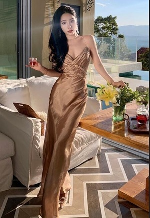 送料無料 未使用 発表会 とろみ サテン 光沢 シック キャミワンピース 細目9号 M [OPN2882]