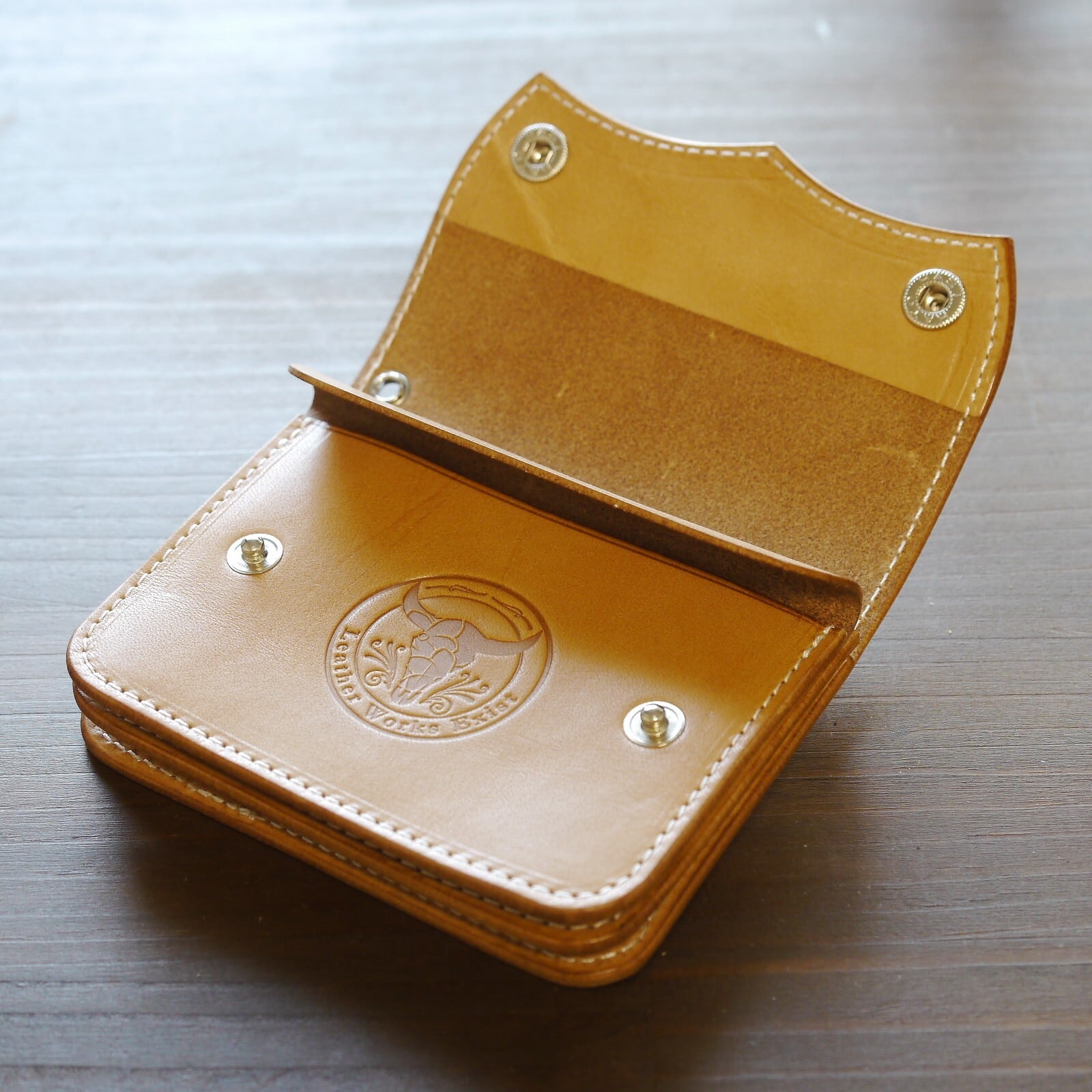 ミニトラッカーウォレット・ナチュラル 牛革 ヌメ革 生成り | Leather
