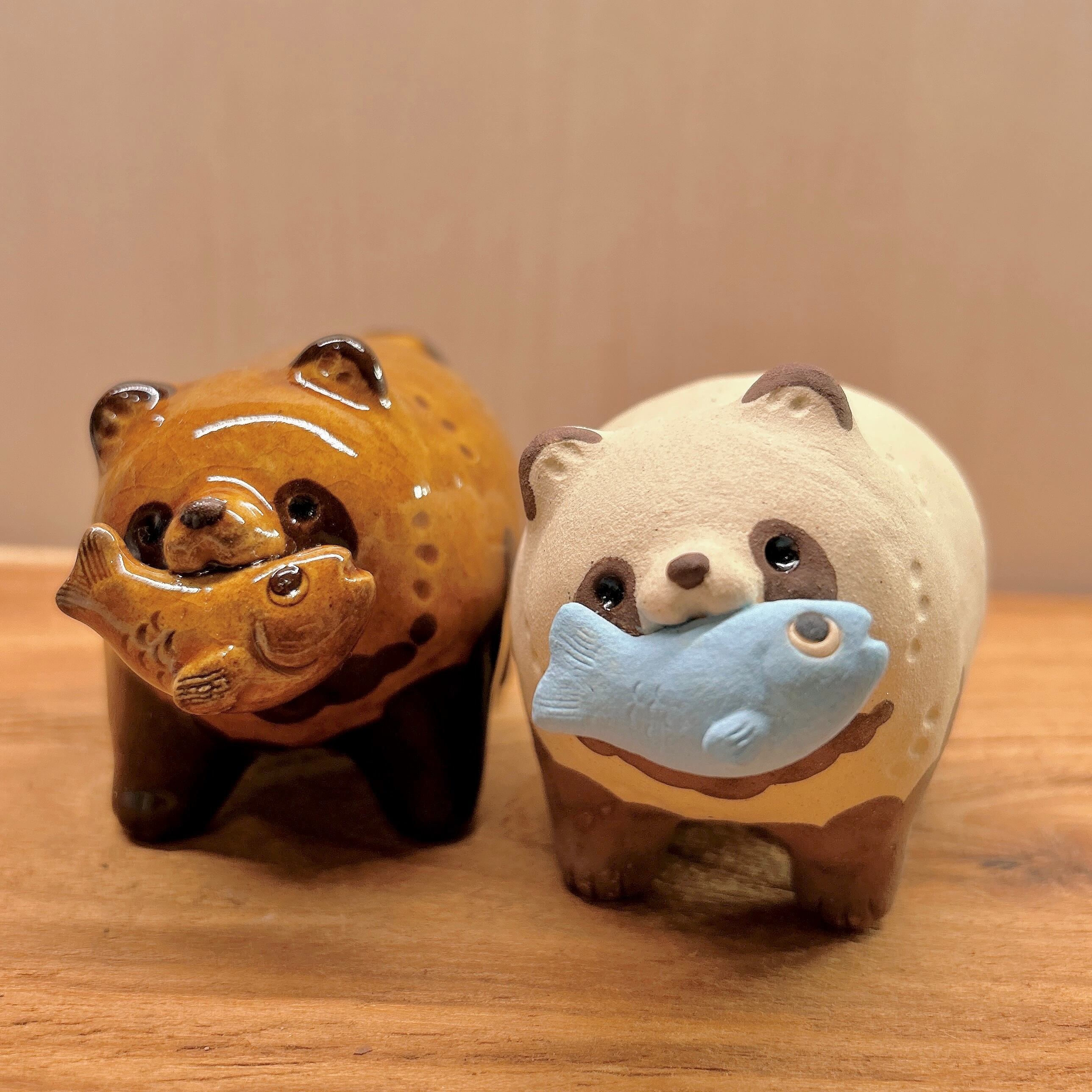 木彫りの熊風たぬきA 粘土色 | BlueBell
