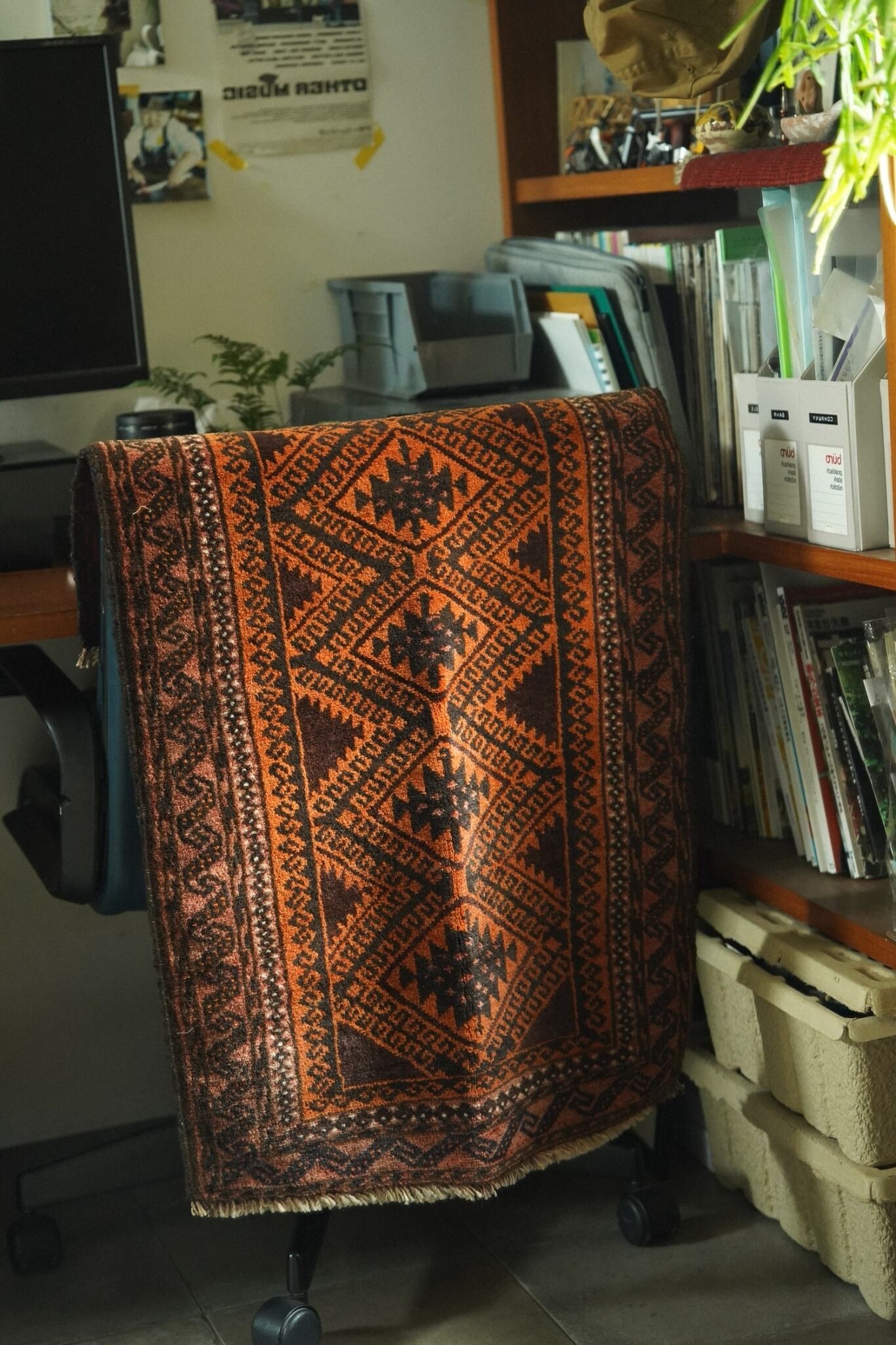 1561-Vintage Baluch rug