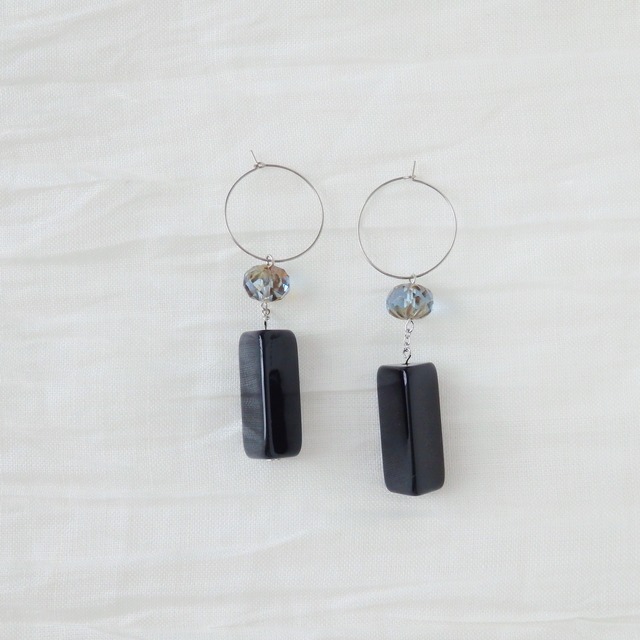 ²⁹  black × czech × hoop ︴accessory
