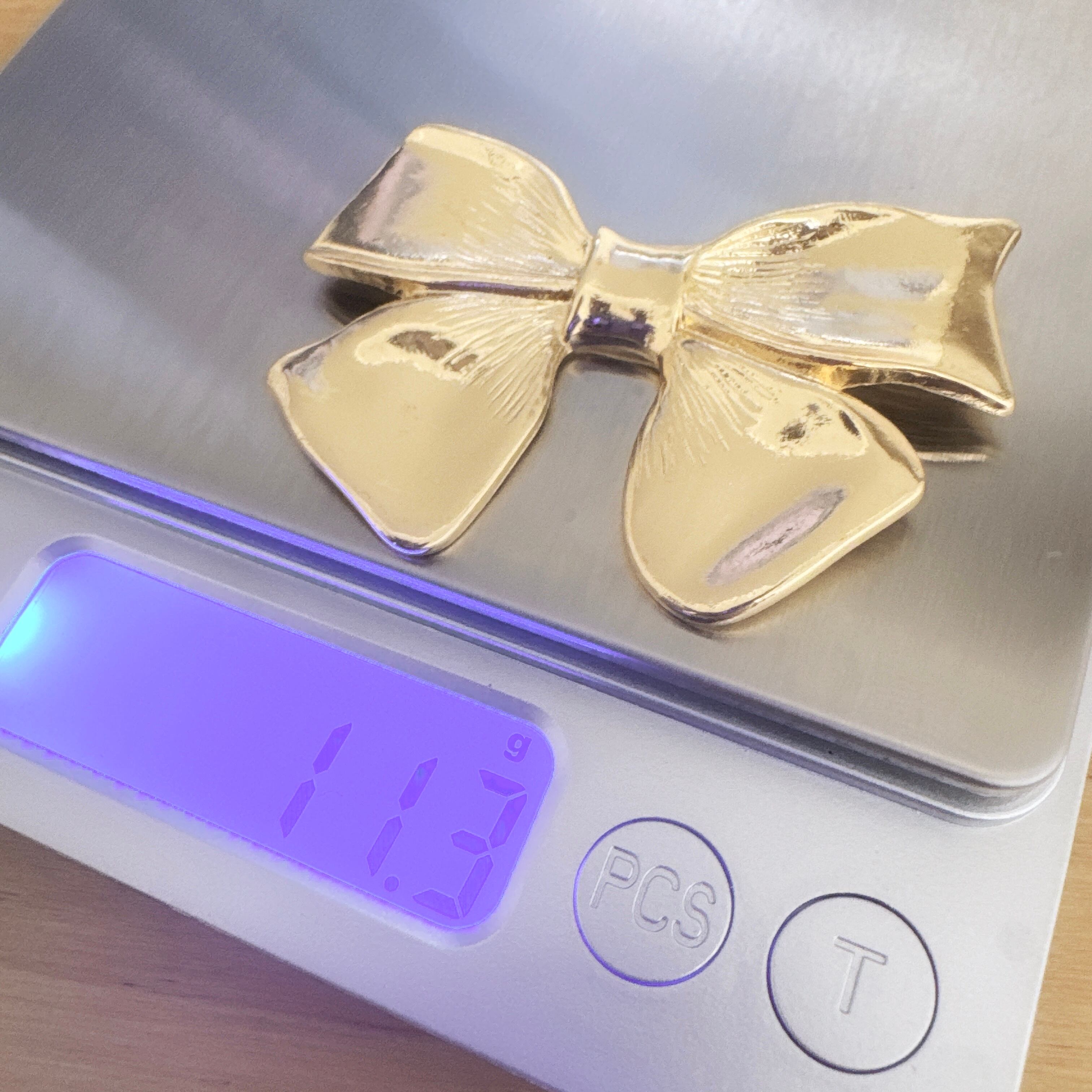 大きなゴールドリボンネックレス