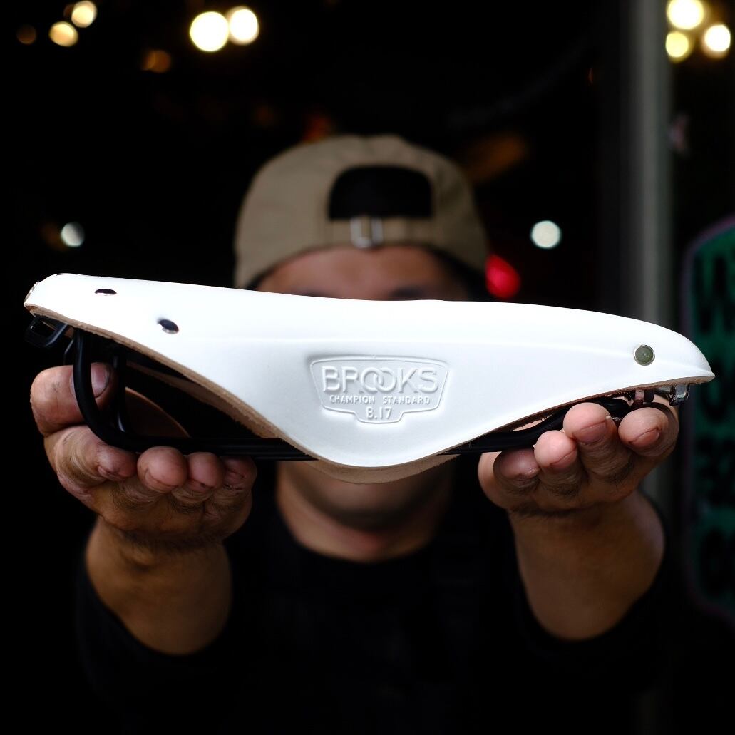 BROOKS】B17 STANDARD (WHITE) | Humhumhug Online Shop