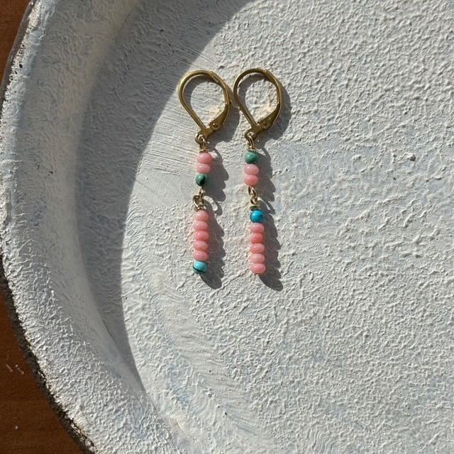 NC26043【ｻｰｼﾞｶﾙｽﾃﾝﾚｽ：ｺﾞｰﾙﾄﾞ】珊瑚×ターコイズ　ピアス